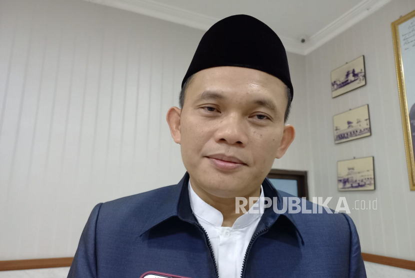 Pj Wali Kota Tasikmalaya Cheka Virgowansyah saat diwawancarai usai sholat id di Masjid Agung Kota Tasikmalaya, Sabtu (22/4/2023). 