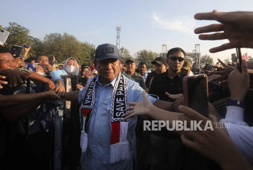 Capres Prabowo Subianto saat kampanye di Lubuk Pakam, Sumatra Utara, Rabu (7/2/2024).