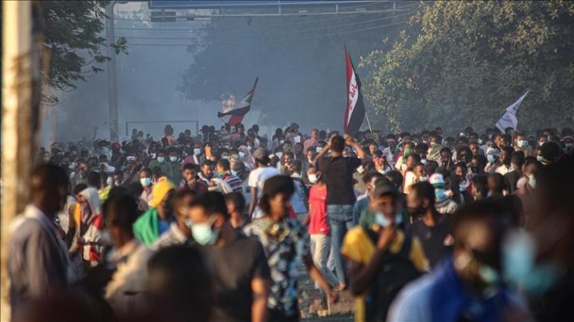 Unjuk rasa terjadi di sejumlah kota di Sudan menuntut dibentuknya pemerintahan sipil.