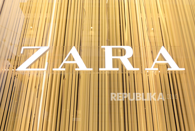  A branch of the clothes shop Zara in London, Britain, 12 December 2023. The fashion company has removed a series of advertisements amid complaints on social media that they resemble images from the Israeli military operations in the Gaza Strip. Zara