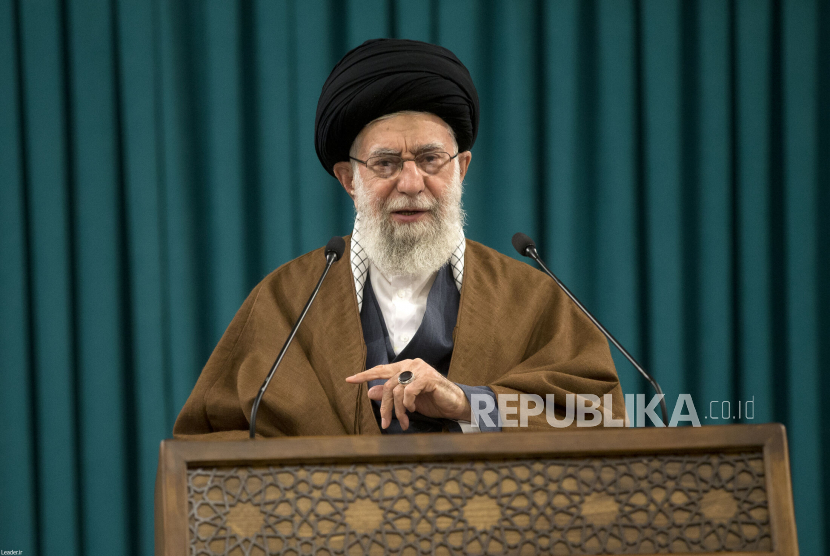 Media pemerintah Iran melaporkan Pemimpin Tertinggi Ayatollah Ali Khamenei menyerukan 