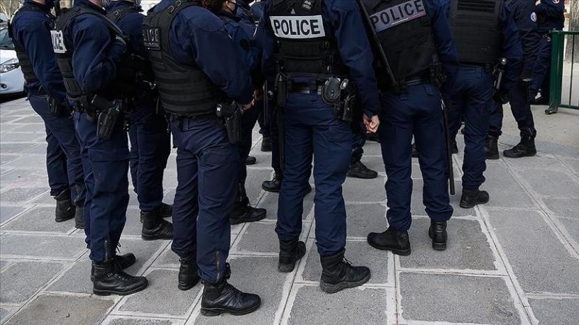 Jaksa Penuntut Umum Prancis meluncurkan penyelidikan atas kasus kekerasan polisi terhadap dua pengungsi di Calais