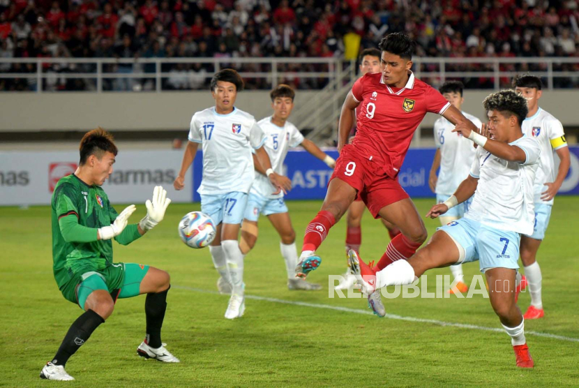Pertandingan timnas Indonesia U-23 melawan China Taipei U-23 di Grup K Kualifikasi Piala Asia U-23. Indonesia U-23 menang telak 9-0