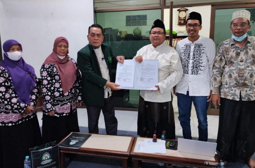 LF PCNU Gresik dan UIN Alauddin Makassar Teken MoU Kembangkan Ilmu Falak