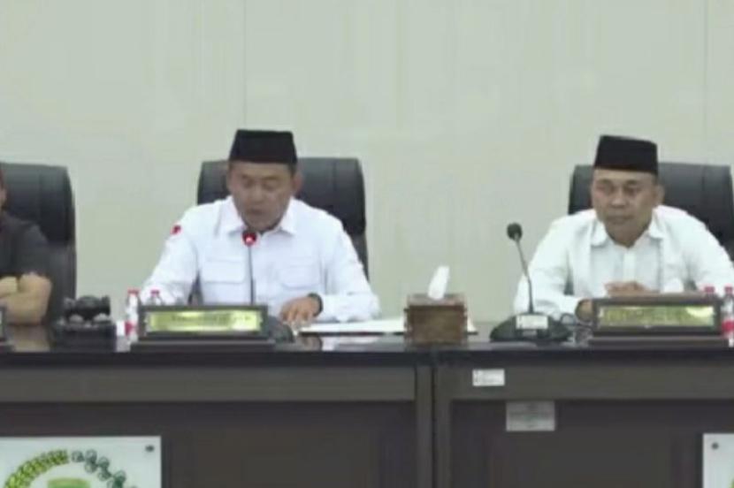 DPRD Karawang keluarkan pernyataan sikap tanggapi aksi rasa.