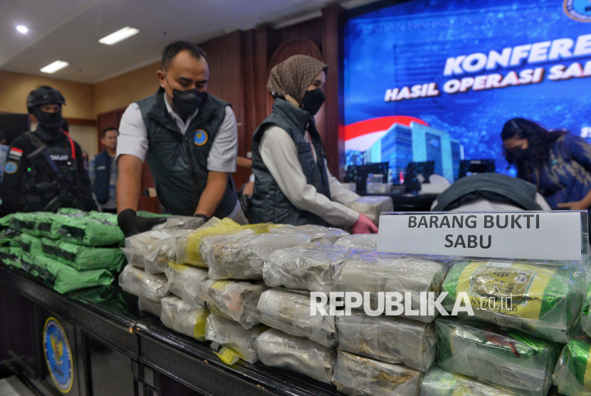 Indonesia Emas atau Indonesia Teler?