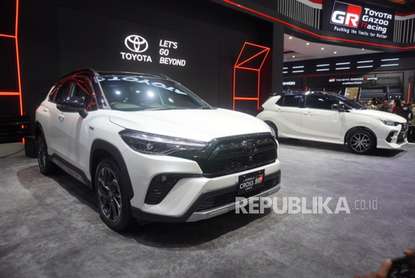 Toyota meluncurkan Corolla Cross Versi GR Sport dengan teknologi Hybrid EV dalam jumpa pers di Indonesia International Motor Show (IIMS) 2023 di JIExpo Kemayoran, Jakarta, Kamis (16/2/2023). Dok Toyota Indonesia