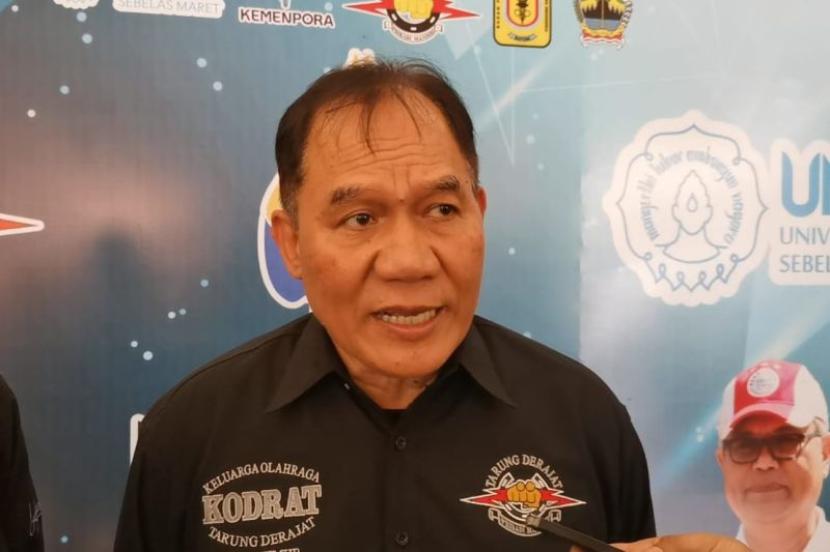 Pengurus apresiasi prestasi tarung derajat Jatim dalam Pomnas Solo.