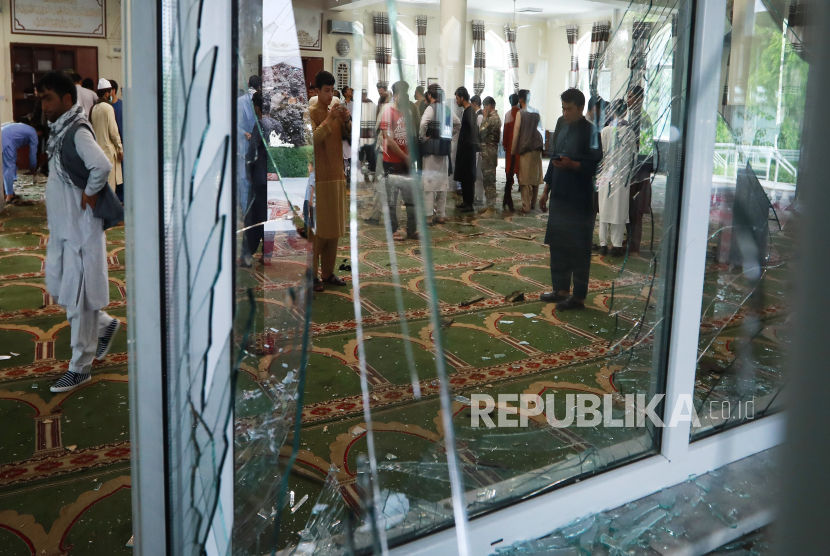 Kejadian bom meled ak di masjid terjadi belum genap sebulan. Ledakan yang terjadi di Masjid Shir Shah-e-Suri Kabul, Jumat (12/6) kemarin