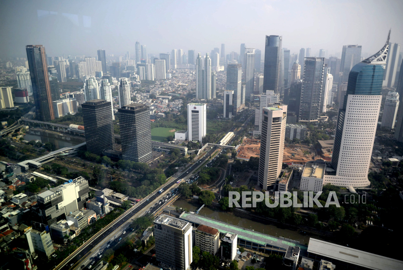 Ekonom dan pakar kebijakan publik UPN Veteran Jakarta, Achmad Nur Hidayat, mengatakan kebijakan fiskal Indonesia saat ini berada di persimpangan. (ilustrasi)