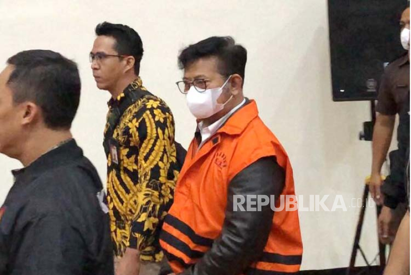 KPK resmi menahan eks Menteri Pertanian Syahrul Yasin Limpo (SYL) serta Direktur Alat dan Mesin Pertanian Kementan Muhammad Hatta terkait dugaan korupsi di Kementan pada Jumat (13/10/2023).