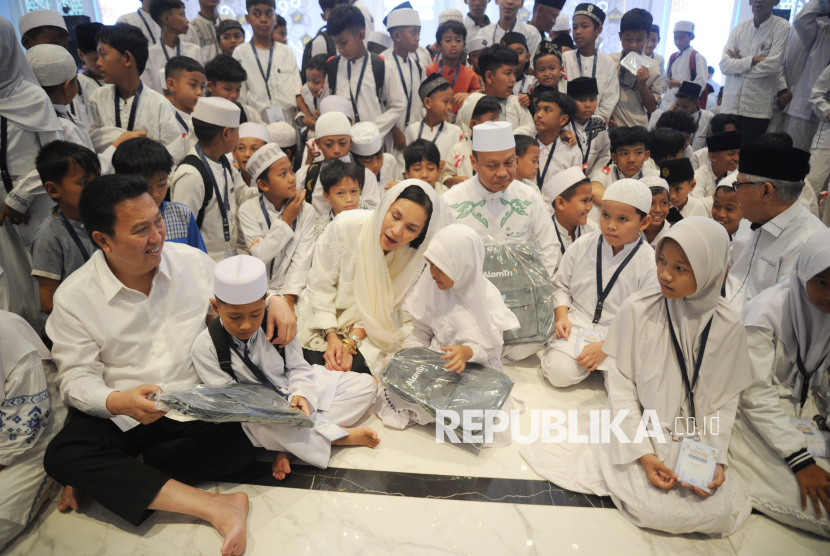 Momen Keakraban Buka Puasa Bersama AlamTri dengan Ribuan Anak Yatim