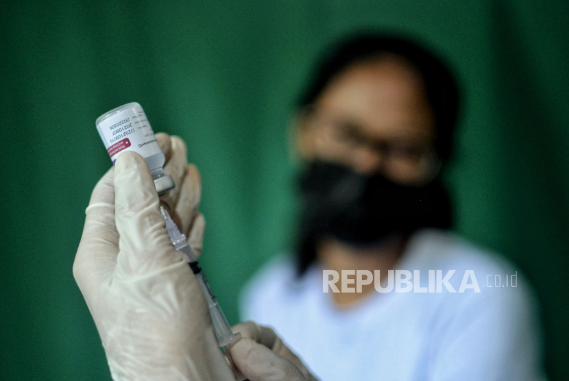 Dinkes Madiun Temukan 2.500 Dosis Vaksin AstraZeneca Kedaluwarsa (ilustrasi).