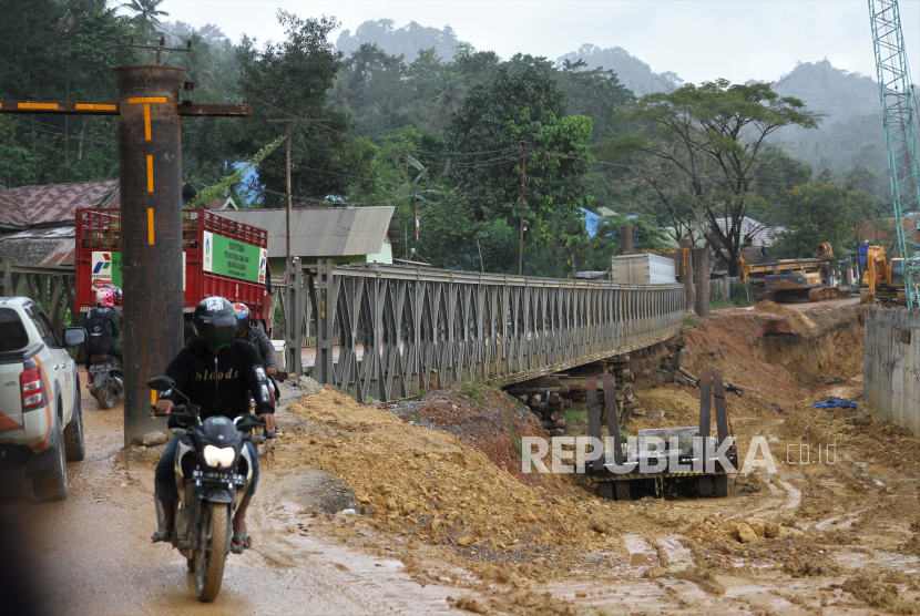 Enam ruas jalan di Kota Palembang, Sumatera Selatan, yang kerap mengalami kerusakan parah dijamin bakal mulus dalam beberapa tahun ke depan. Pasalnya, jalan-jalan tersebut masuk dalam skema proyek investasi kerja sama pemerintah dan badan usaha (KPBU) 2020.