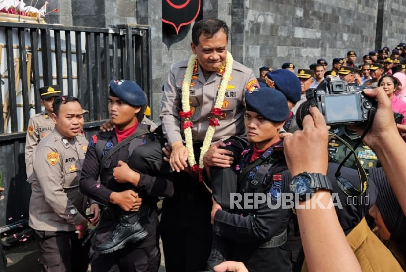 Eks kapolda Jawa Tengah (Jateng), Ahmad Luthfi, menghadiri acara perpisahan di Polda Jateng, Semarang, Jumat (2/8/2024). 