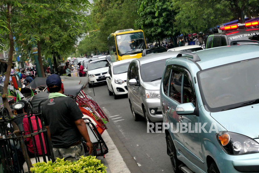 Kemacetan kendaraan yang memasuki  kawasan Malioboro, Yogyakarta. ilustrasi