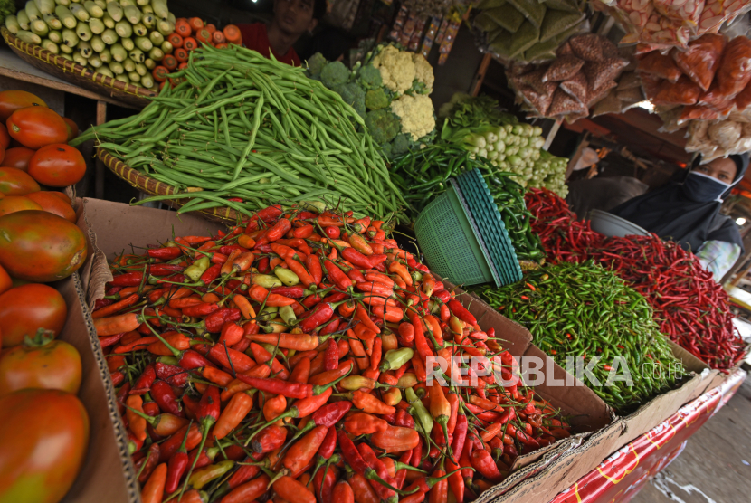 Harga Cabai dan Tomat di DKI Turun Jelang Akhir PPKM