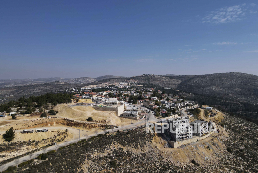  Pemandangan pemukiman Yahudi Tepi Barat Eli, Selasa, 14 Februari 2023. Menteri Keuangan Israel Bezalel Smotrich pada hari Selasa menepis kritik Amerika terhadap pembangunan pemukiman baru di Tepi Barat.