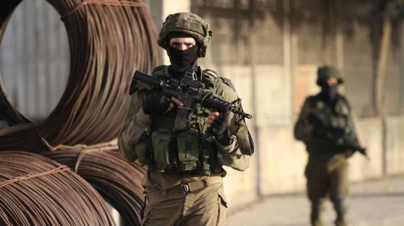 Tentara Israel sering menahan warga Palestina di Tepi Barat dan mengklaim bahwa mereka diburu oleh pasukan keamanan - Anadolu Agency