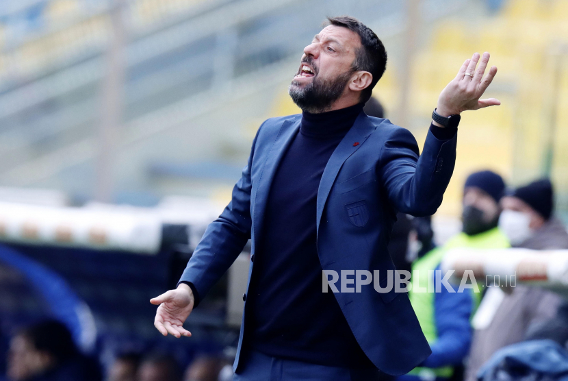 Reaksi pelatih Parma Roberto D aversa