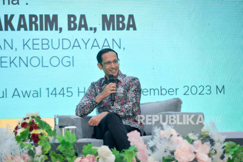 Dalam kunjungannya ke Yogyakarta, Mendikbudristek Nadiem Makarim bersilaturahmi dengan pimpinan Muhammadiyah dan berkunjung ke UNISA. 