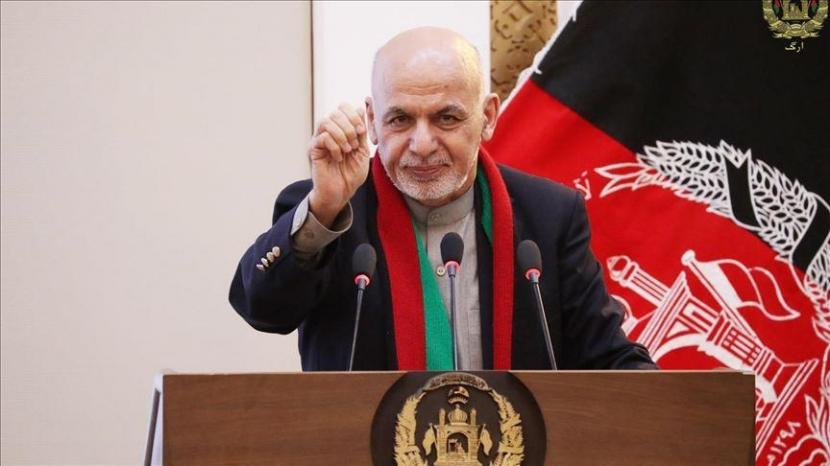 Presiden Afghanistan Mohammad Ashraf Ghani pada Sabtu (14/8) bersumpah terus mempertahankan pemerintahnya.
