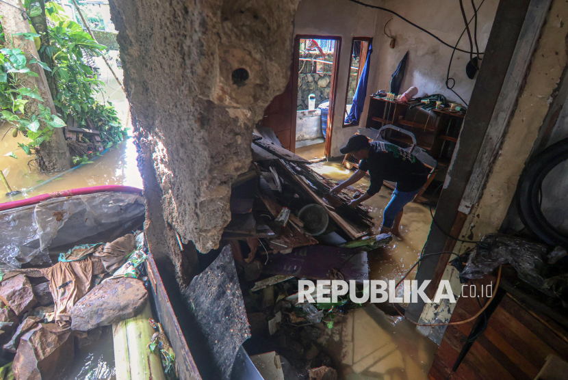 Longsor Terjang Megamendung Bogor, Tiga Orang Meninggal Dunia