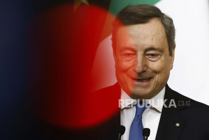 Perdana Menteri Italia Mario Draghi mengungkapkan kekhawatirannya soal situasi Covid-19 saat ini di Liga Italia Serie A. (Foto: Perdana Menteri Italia Mario Draghi)