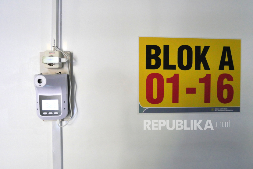 Alat pengukur suhu tubuh dipasang di area bilik Shelter Gose Covid-19, Bantul, Yogyakarta, Kamis (18/2). (ilustrasi)