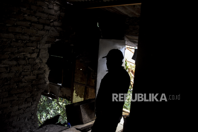 Bencana longsor terjadi di Desa Pagentan, Banjarnegara, Jawa Tengah, Sabtu (19/11).