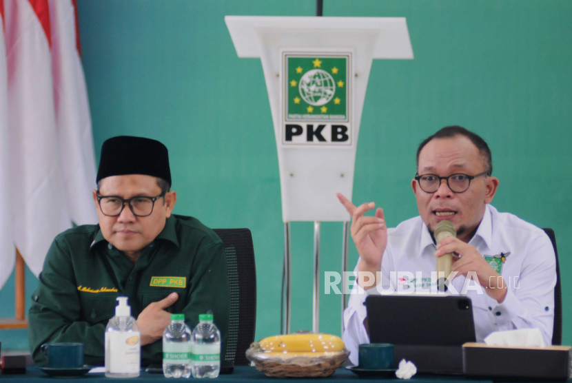 Ketua Umum Partai Keadilan Bangsa (PKB) Muhaimin Iskandar (kiri) dan Wakil Ketua DPP PKB Hanif Dhakiri (kanan).