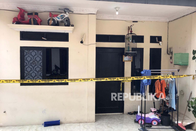 Kondisi rumah lokasi pembunuhan empat anak berinisial V (6 tahun), S (4), A (3), dan A (1) di RT 04, RW 03, Kelurahan/Kecamatan Jagakarsa, Jakarta Selatan, Rabu (6/12/2023).