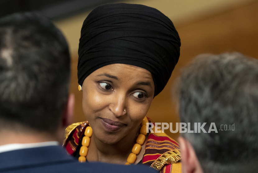 Serangan Terhadap Ilhan Omar dan Tuduhan Trump Berada di Balik Ancaman Dirinya