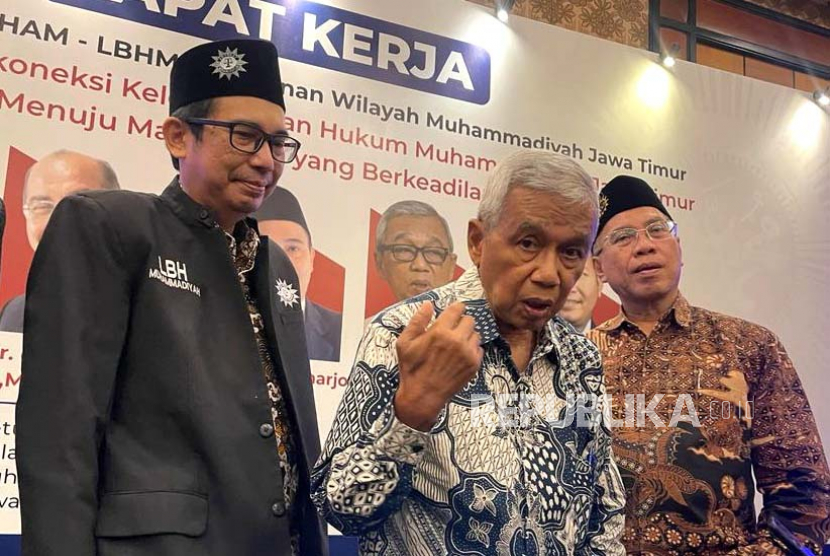 Ketua PP Muhammadiyah Bidang Hukum, Busyro Muqoddas, di Surabaya, Kamis (1/6/2023). 