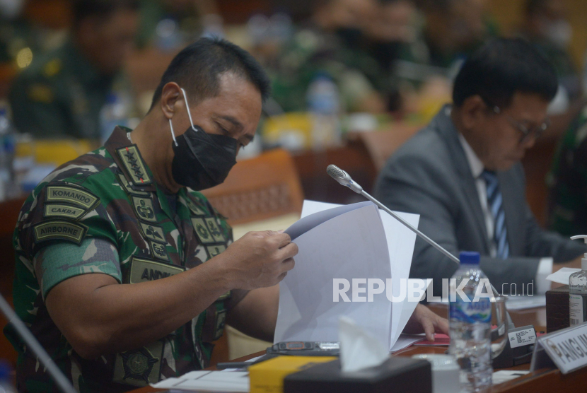 Panglima TNI Jenderal TNI Andika Perkasa, Jumat (22/7/2022), mengatakan TNI siap jika diminta ikut dalam autopsi ulang jenazah Brigpol J.