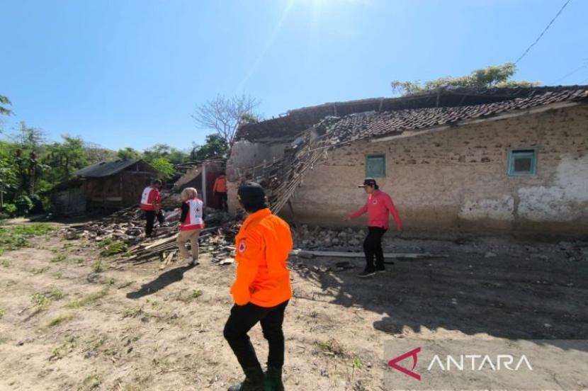 Pemkab Sumenep catat 316 bangunan rusak akibat gempa.