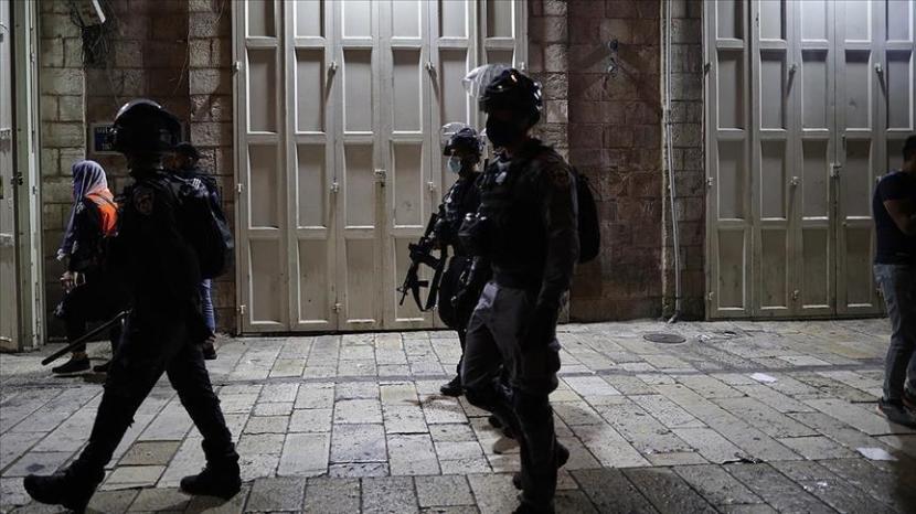 Pasukan tentara Israel menahan 27 warga Palestina dalam 24 jam terakhir di Tepi Barat