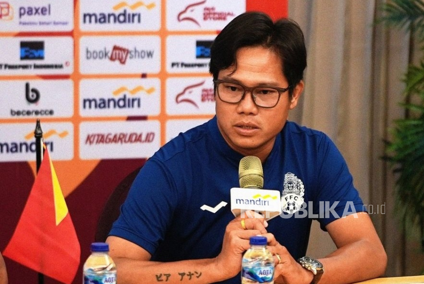 Pelatih Timnas Kamboja U-19 Phea Sopheaktra