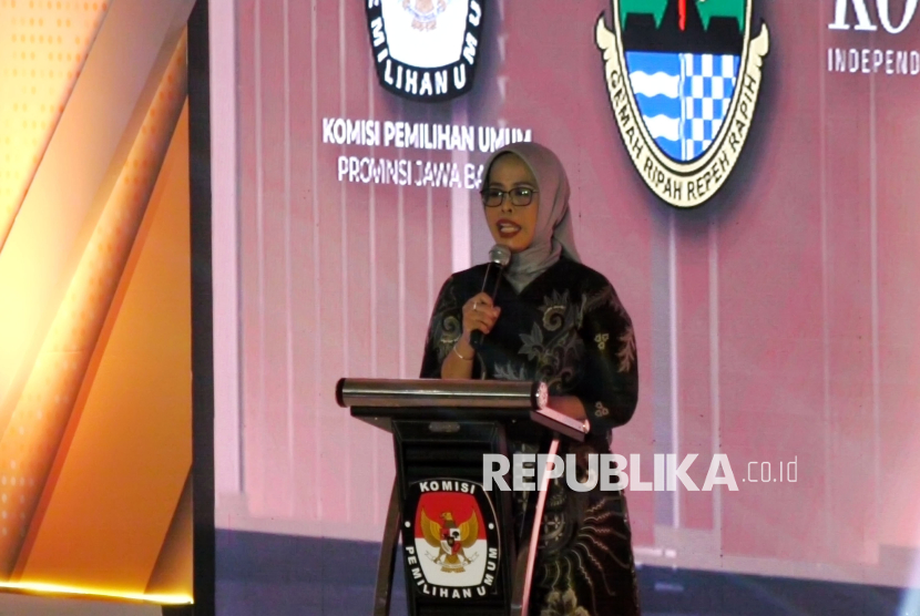 Ketua KPU Jabar Ummi Wahyuni 