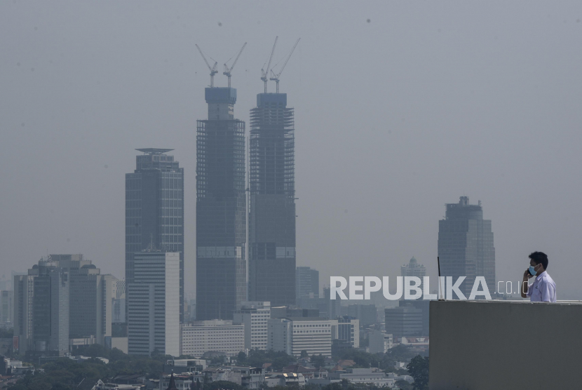 Langit Jakartadiselimuti polusi udara.