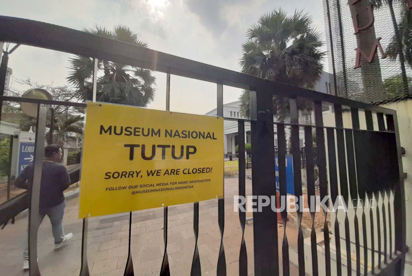 Kondisi Museum Nasional Indonesia (MNI) atau dikenal dengan Museum Gajah di Gambir, Jakarta Pusat, Pascakebakaran, Ahad (17/9/2023). 