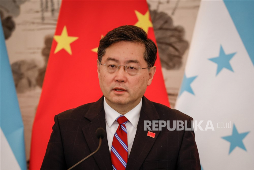  Menteri Luar Negeri China Qin Gang mengatakan Cina siap memberikan fasilitas untuk pembicaraan damai antara Israel dan Palestina
