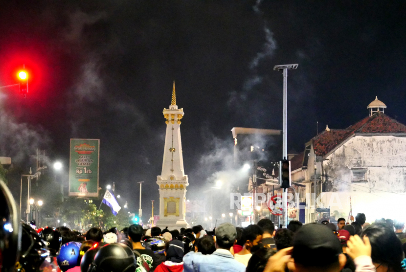 Suasana di Tugu Pal Putih, Yogyakarta.