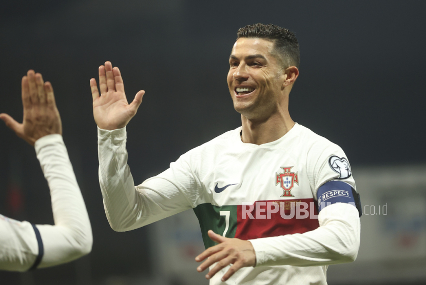 Selebrasi pemain Portugal Cristiano Ronaldo 