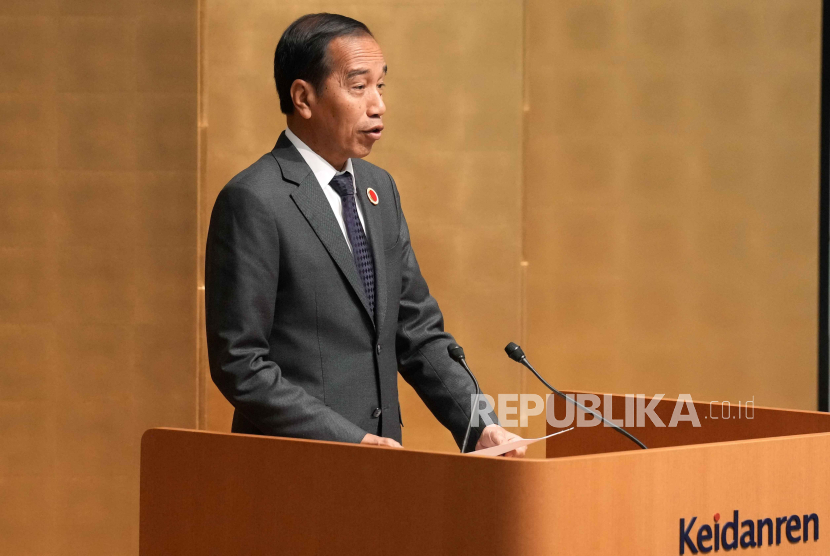 Presiden RI Joko Widodo berpidato dalam the 50th ASEAN-Japan Friendship and Cooperation di Tokyo, Jepang, Senin (18/12/2023).