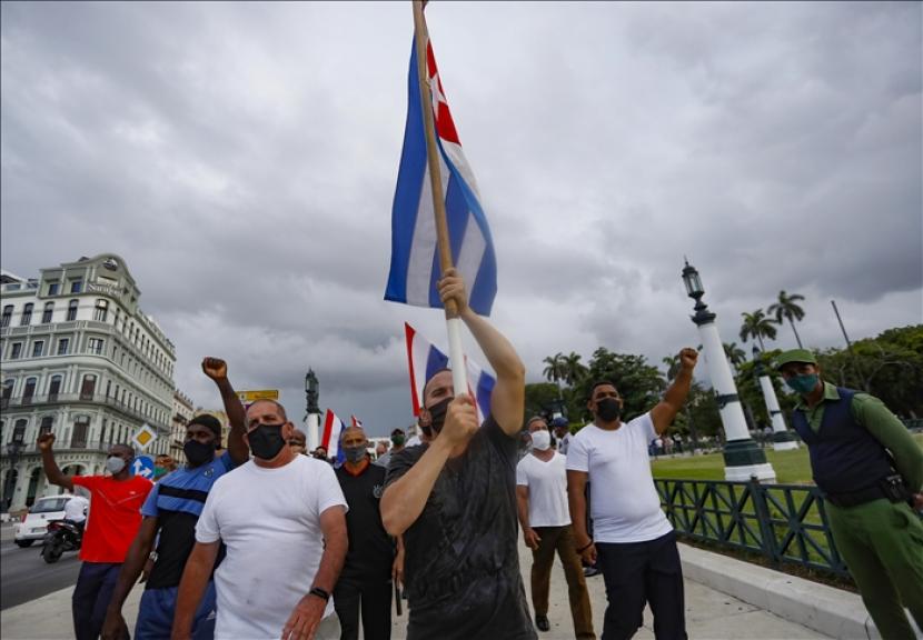 Spanyol pada Selasa (13/7) meminta pemerintah Kuba untuk mengizinkan warganya berunjuk rasa setelah ribuan orang turun ke jalan memprotes situasi ekonomi yang memburuk dan kurangnya kebebasan di negara itu.