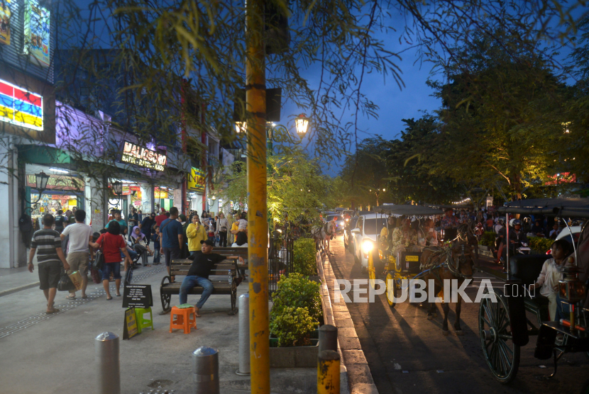 Suasana di kawasan wisata ikonik Malioboro, Yogyakarta.