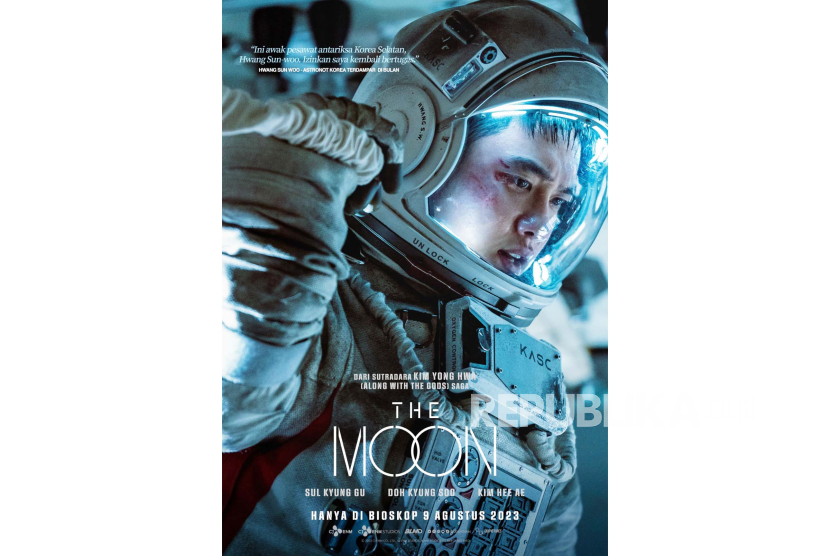 Poster film Korea The Moon yang dibintangi Doh Kyung-soo (D.O. EXO). The Moon menjadi salah satu film yang akan ditayangkan di Korea Indonesia Film festival (KIFF). 