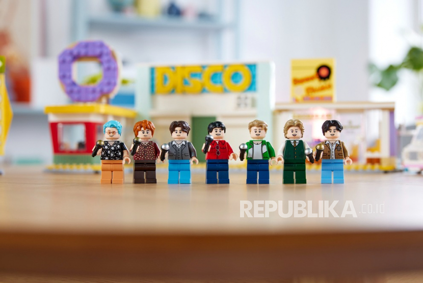The LEGO Group segera merilis set terbaru sebagai persembahan untuk ikon pop global, BTS bernama set LEGO Ideas BTS Dynamite. 
