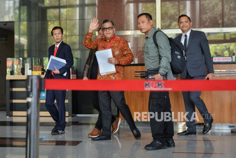Sekjen PDIP Hasto Kristiyanto memenuhi panggilan KPK sebagai saksi untuk tersangka Harun Masiku, di Gedung Merah Putih KPK, Jakarta, Senin (10/6/2024).